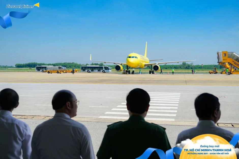 Đúng sáng 1/10, chiếc Airbus đặc biệt chở hơn 100 hành khách hạ cánh sân bay Thanh Hóa, Giám đốc cảng hàng không trực tiếp có mặt Đúng sáng 1/10, chiếc Airbus đặc biệt chở hơn 100 hành khách hạ cánh sân bay Thanh Hóa, Giám đốc cảng hàng không trực tiếp có mặt