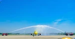 Đúng sáng 1/10, chiếc Airbus đặc biệt chở hơn 100 hành khách hạ cánh sân bay Thanh Hóa, Giám đốc cảng hàng không trực tiếp có mặt