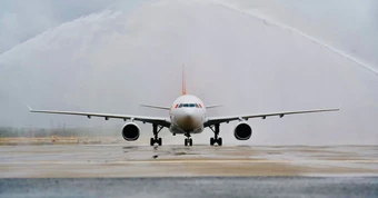 Đúng sáng nay 30/9, sân bay Nội Bài ghi nhận một máy bay đặc biệt chở gần 200 người cất cánh