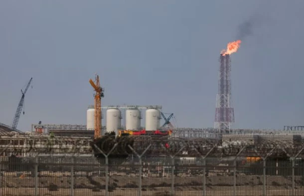 Eo biển Hormuz tắc nghẽn, phát hiện 'cứu tinh' mới dài 1.200km, đang vận chuyển hàng triệu thùng dầu mỗi ngày Eo biển Hormuz tắc nghẽn, phát hiện 'cứu tinh' mới dài 1.200km, đang vận chuyển hàng triệu thùng dầu mỗi ngày