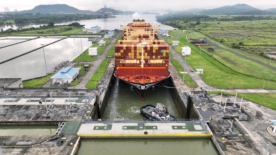 Eo biển Hormuz tê liệt, thế giới đổ dồn về một tuyến đường thủy mới: Gần 1,8 triệu thùng dầu băng qua mỗi ngày, tắc nghẽn cục bộ, trả giá đến 1 triệu USD cũng khó mà đi qua được Eo biển Hormuz tê liệt, thế giới đổ dồn về một tuyến đường thủy mới: Gần 1,8 triệu thùng dầu băng qua mỗi ngày, tắc nghẽn cục bộ, trả giá đến 1 triệu USD cũng khó mà đi qua được