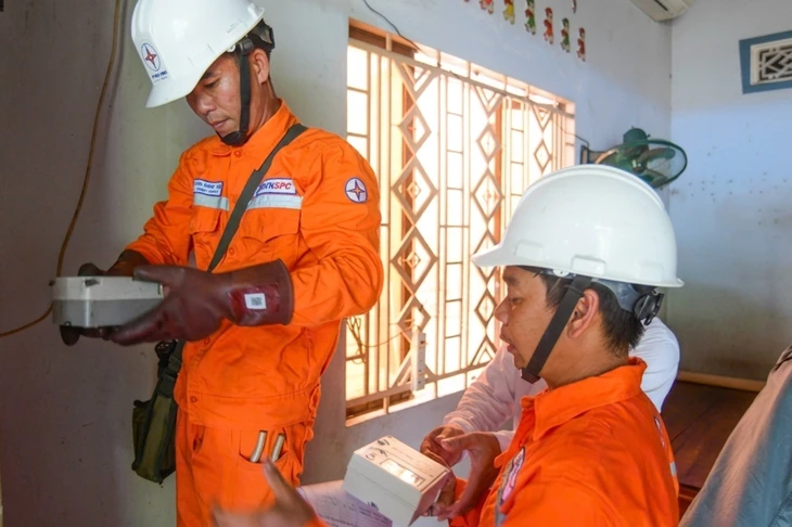 EVN báo lãi đột biến, xóa sạch lỗ lũy kế, có hơn 150.000 tỉ gửi ngân hàng EVN báo lãi đột biến, xóa sạch lỗ lũy kế, có hơn 150.000 tỉ gửi ngân hàng
