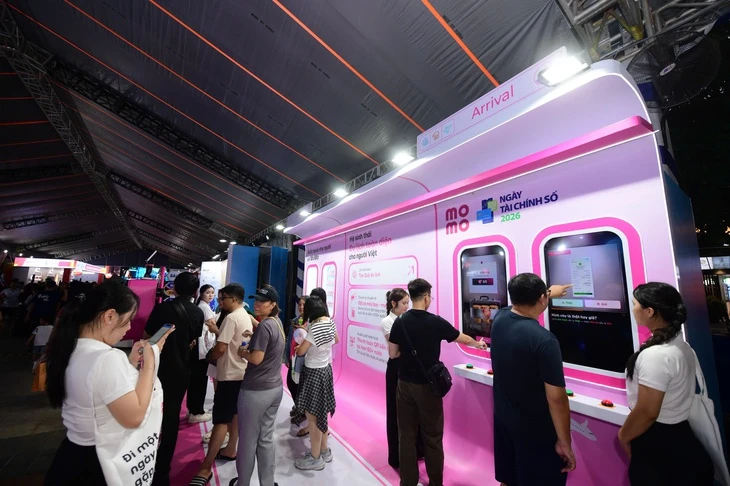 Gen Z chuẩn bị đi concert BTS, The Weeknd, thanh toán MoMo được không? Gen Z chuẩn bị đi concert BTS, The Weeknd, thanh toán MoMo được không?