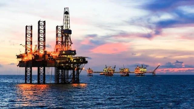 Giá dầu có thể giảm về 70 USD/thùng trong năm 2027, lợi nhuận các "ông lớn" dầu khí Việt Nam sẽ ra sao? Giá dầu có thể giảm về 70 USD/thùng trong năm 2027, lợi nhuận các "ông lớn" dầu khí Việt Nam sẽ ra sao?