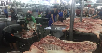 Giá heo hơi hôm nay, 15-3: Chợ đầu mối có giá mới