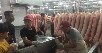 Giá heo hơi hôm nay, 16-6: Chợ đầu mối quay đầu giảm