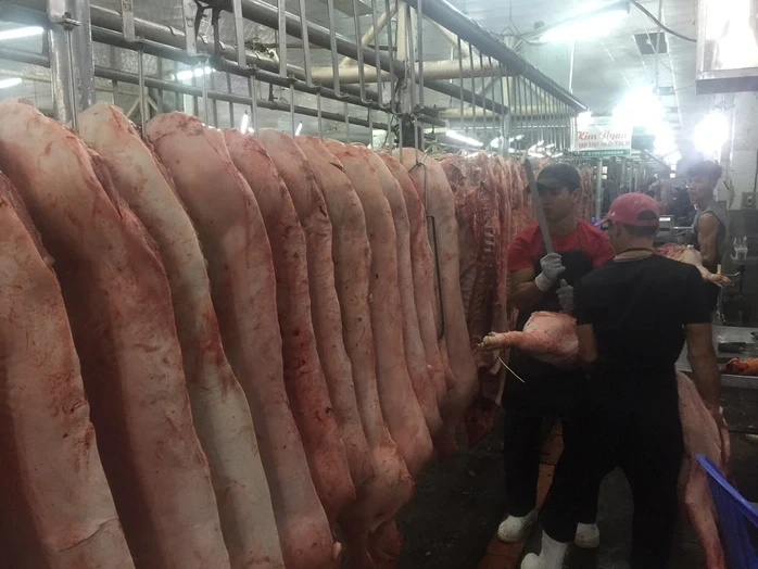 Giá heo hơi hôm nay, 2-6: Giá giảm mạnh ở chợ đầu mối Giá heo hơi hôm nay, 2-6: Giá giảm mạnh ở chợ đầu mối