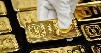 Giá vàng tiếp tục giảm "cắm đầu": SJC "bốc hơi" gần 10 triệu đồng!