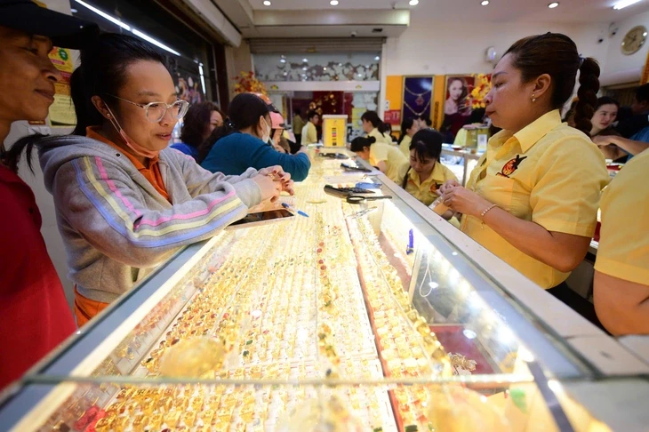 Giá vàng vượt mọi dự báo, chuyên gia thừa nhận không có dữ liệu nào đủ sức phân tích, dự đoán Giá vàng vượt mọi dự báo, chuyên gia thừa nhận không có dữ liệu nào đủ sức phân tích, dự đoán