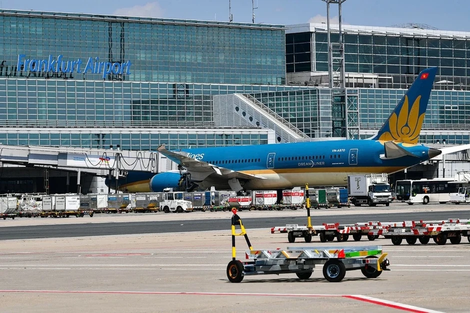 Giá vé máy bay châu Âu tăng vọt, Vietnam Airlines tăng thêm 1.000 vé Giá vé máy bay châu Âu tăng vọt, Vietnam Airlines tăng thêm 1.000 vé