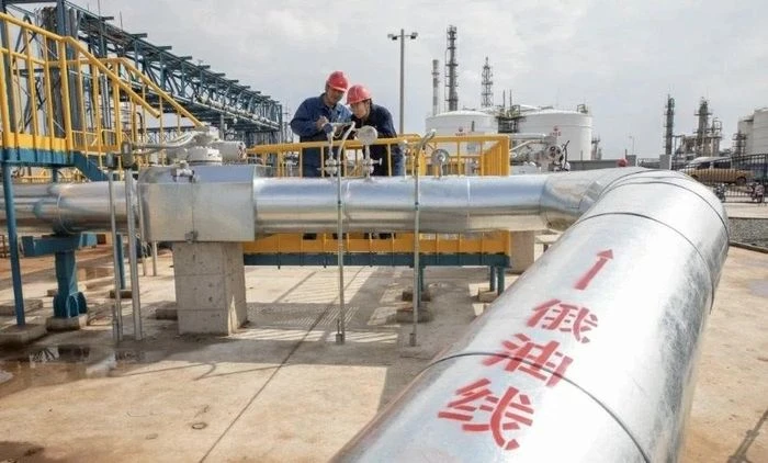 Giữa thời "bão" giá xăng dầu, một công ty tuyên bố sẽ sản xuất nhiên liệu từ "nước lã và khí trời" Giữa thời "bão" giá xăng dầu, một công ty tuyên bố sẽ sản xuất nhiên liệu từ "nước lã và khí trời"