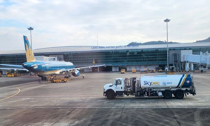 Hàng không Việt Nam họp bàn ứng phó với khủng hoảng nhiên liệu bay Hàng không Việt Nam họp bàn ứng phó với khủng hoảng nhiên liệu bay