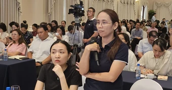 Hàng nhập khẩu bị 'treo' gần 2 tháng vì quy định chồng chéo