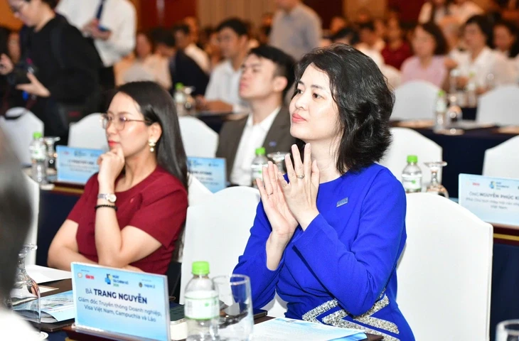 Hàng trăm chuyên gia cùng hiến kế 'Thanh toán thông minh trong kỷ nguyên số' Hàng trăm chuyên gia cùng hiến kế 'Thanh toán thông minh trong kỷ nguyên số'