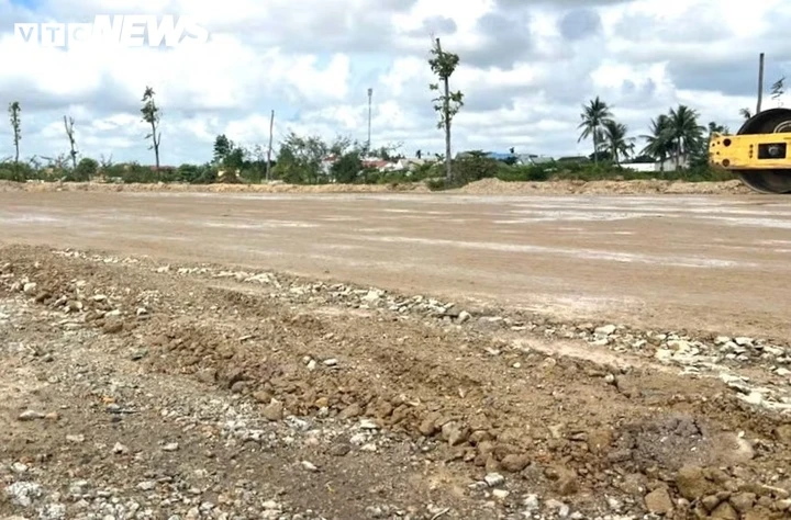 Hiện trạng dự án đường gần 200 tỷ chậm tiến độ, chưa bàn giao đã lún ở Huế Hiện trạng dự án đường gần 200 tỷ chậm tiến độ, chưa bàn giao đã lún ở Huế