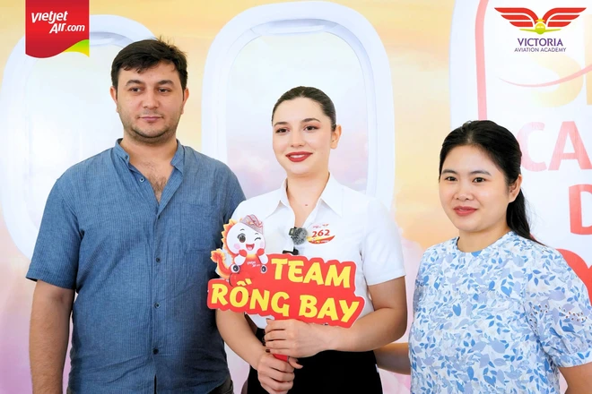 Hơn 500 người từ Ấn Độ, Myanmar, Indonesia... muốn "đầu quân" cho tỷ phú Nguyễn Thị Phương Thảo: Tối đa chỉ 300 người được nhận, phải qua vòng phỏng vấn với AI, đi catwalk, thu nhập lên tới 65 triệu đồng/tháng