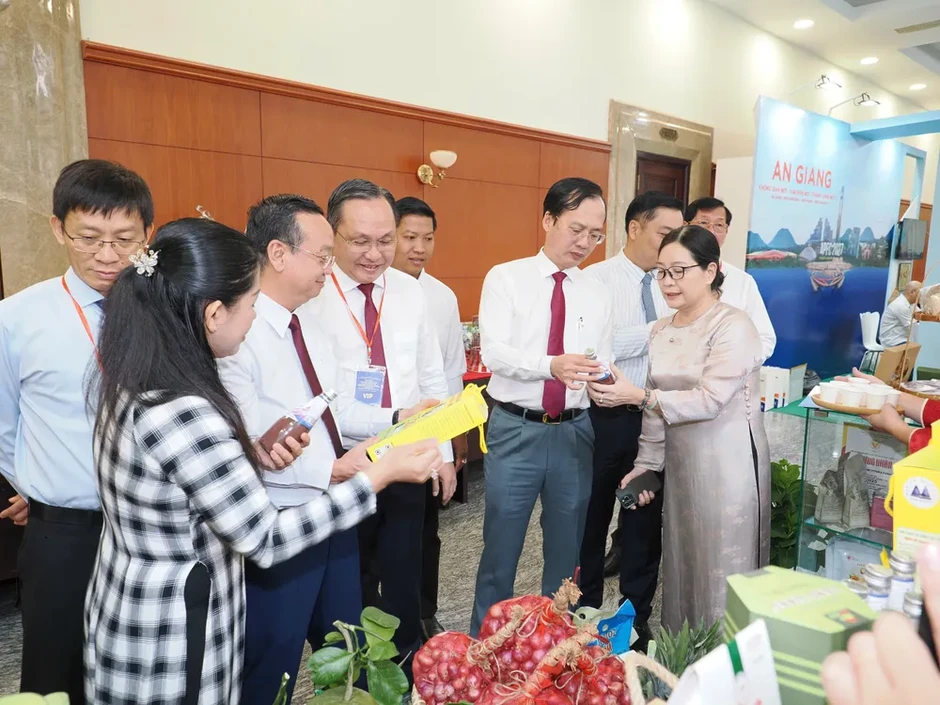 Hợp tác giữa TPHCM, Đông Nam bộ và đồng bằng sông Cửu Long đi vào chiều sâu Hợp tác giữa TPHCM, Đông Nam bộ và đồng bằng sông Cửu Long đi vào chiều sâu