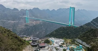 Huy động 22.000 tấn thép xây siêu cầu cao nhất thế giới: Độ cao gấp 1,5 lần Landmark 81, rút ngắn thời gian di chuyển 2 giờ xuống còn 2 phút