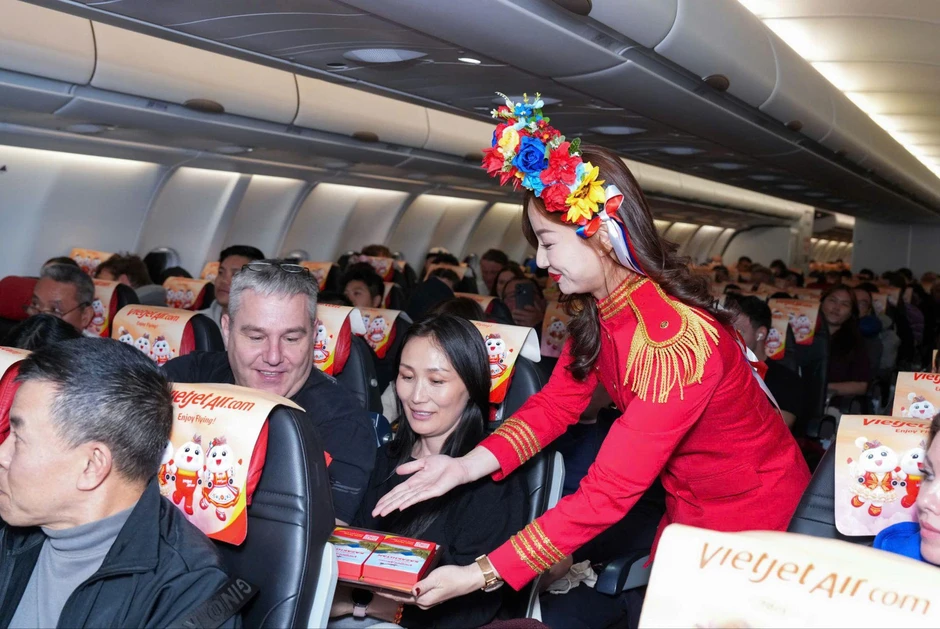 Khai trương đường bay đến Almaty và Praha, Vietjet mở thêm kết nối giữa Việt Nam và thế giới