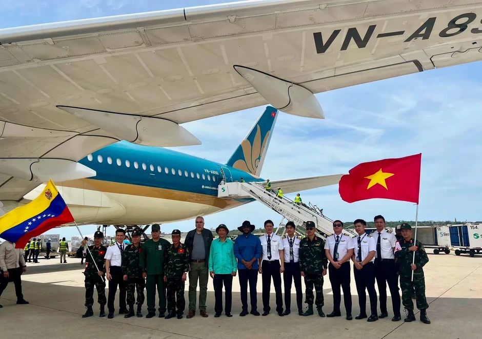 Khi khoang khách trở thành nơi chuẩn bị cho nhiệm vụ đặc biệt Khi khoang khách trở thành nơi chuẩn bị cho nhiệm vụ đặc biệt