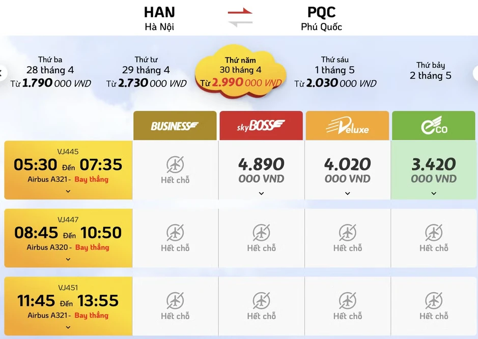 Khổ như mua vé máy bay, du lịch dịp 30/4-1/5
