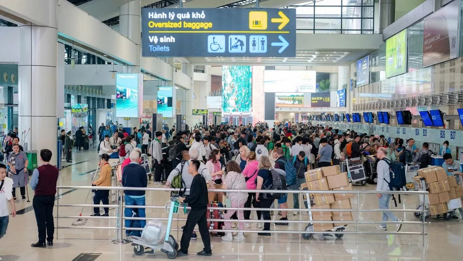 Khổ như mua vé máy bay, du lịch dịp 30/4-1/5
