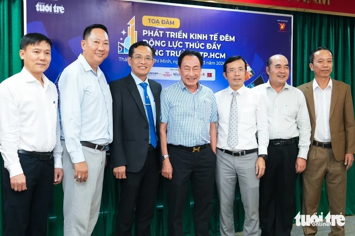 Không phải 'mở cửa muộn bán hàng nhiều hơn' là kinh tế đêm Không phải 'mở cửa muộn bán hàng nhiều hơn' là kinh tế đêm