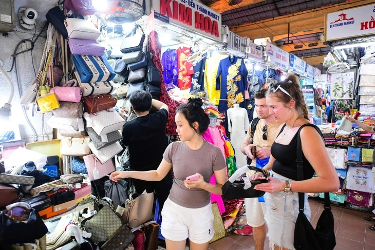 Không sử dụng doanh thu năm 2026 để xác định lại nghĩa vụ thuế của hộ kinh doanh Không sử dụng doanh thu năm 2026 để xác định lại nghĩa vụ thuế của hộ kinh doanh