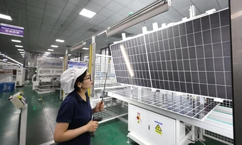 Khủng hoảng thừa thiết bị điện mặt trời Trung Quốc - Báo TinVina