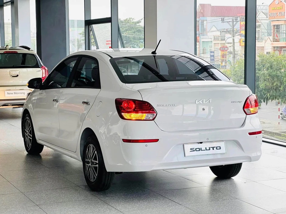 Kia Soluto giảm giá còn dưới 300 triệu đồng: Rẻ nhất phân khúc nhưng cấu hình hộp số không dành cho số đông Kia Soluto giảm giá còn dưới 300 triệu đồng: Rẻ nhất phân khúc nhưng cấu hình hộp số không dành cho số đông