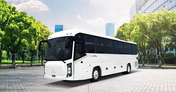 KIM LONG MOTOR xuất khẩu lô xe bus "Made in Việt Nam" thuần điện và diesel đầu tiên sang Thái Lan KIM LONG MOTOR xuất khẩu lô xe bus "Made in Việt Nam" thuần điện và diesel đầu tiên sang Thái Lan