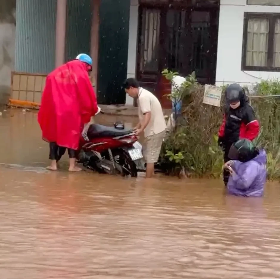 Lâm Đồng: Xây cống ngầm tại khu vực mưa là ngập trên quốc lộ 55 Lâm Đồng: Xây cống ngầm tại khu vực mưa là ngập trên quốc lộ 55