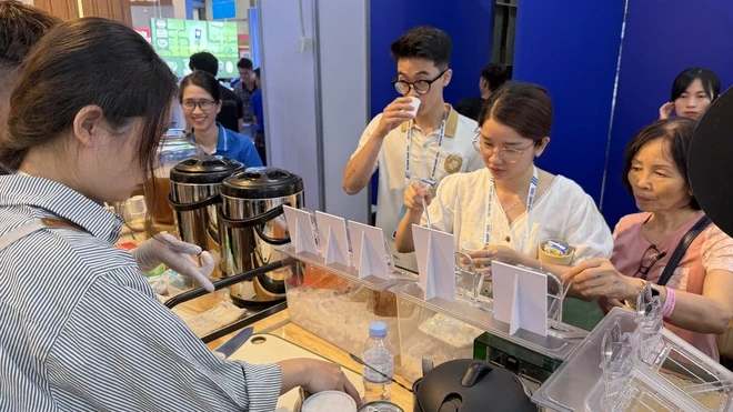 Lần đầu tiên sữa, kem và trà sữa cùng hội tụ tại triển lãm quốc tế Lần đầu tiên sữa, kem và trà sữa cùng hội tụ tại triển lãm quốc tế