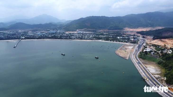 Lộ diện 3 ông lớn đầu tư chục ngàn tỉ vào 3 vị trí Khu thương mại tự do Đà Nẵng Lộ diện 3 ông lớn đầu tư chục ngàn tỉ vào 3 vị trí Khu thương mại tự do Đà Nẵng