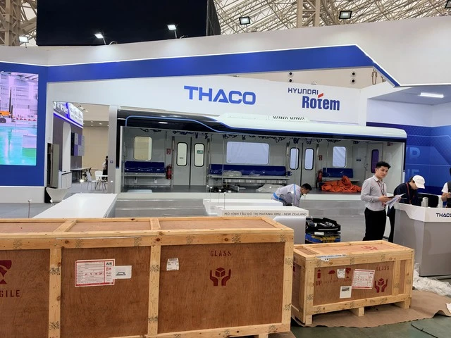 Lộ diện tàu cao tốc của tỷ phú Trần Bá Dương tại Việt Nam, dài hơn 200 m, chở 479 hành khách với tốc độ 370 km/h Lộ diện tàu cao tốc của tỷ phú Trần Bá Dương tại Việt Nam, dài hơn 200 m, chở 479 hành khách với tốc độ 370 km/h