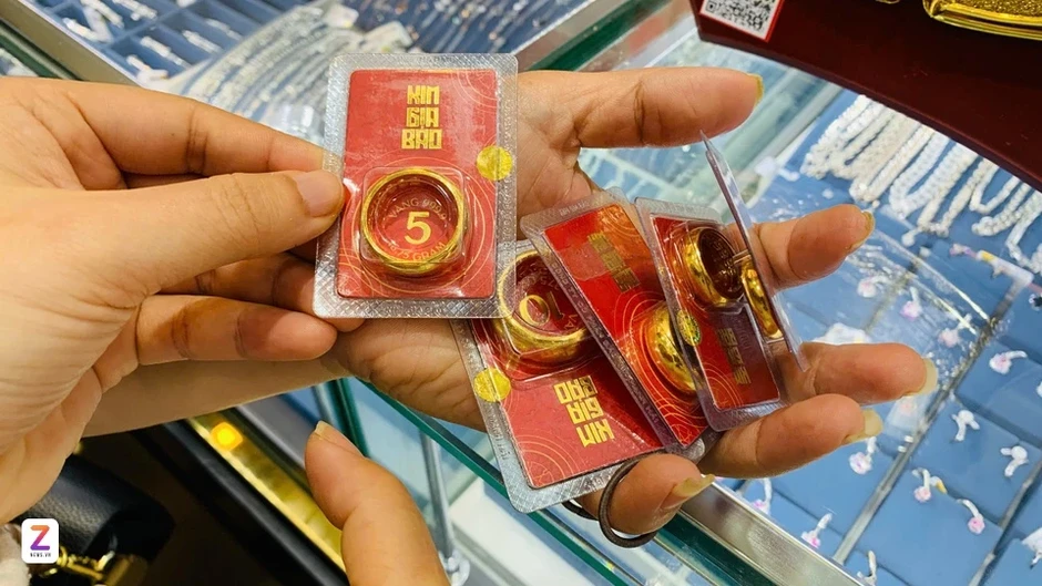 Lỗ hàng trăm triệu vì vàng, có nên cắt lỗ? Lỗ hàng trăm triệu vì vàng, có nên cắt lỗ?