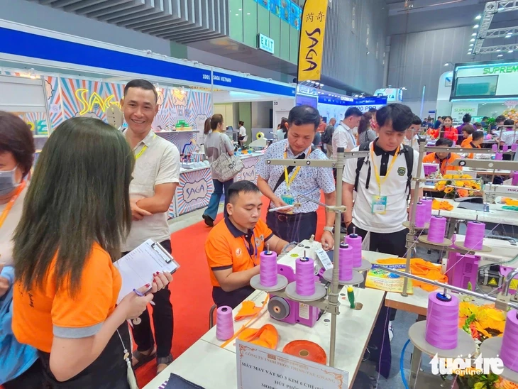 Loạt thương hiệu dệt may quốc tế đổ bộ TP.HCM, phô diễn công nghệ sản xuất mới nhất Loạt thương hiệu dệt may quốc tế đổ bộ TP.HCM, phô diễn công nghệ sản xuất mới nhất