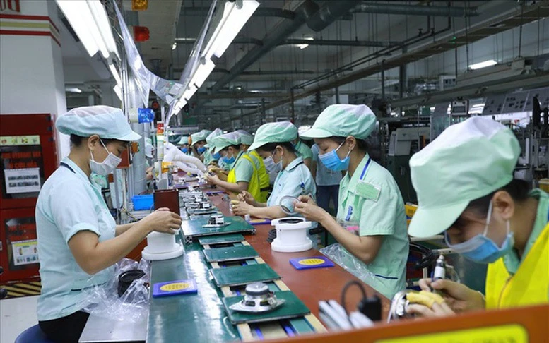 Lương nước ngoài chuyển về tài khoản Việt Nam có phải nộp thuế? Lương nước ngoài chuyển về tài khoản Việt Nam có phải nộp thuế?