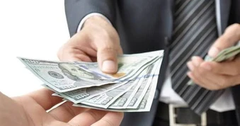 Lương nước ngoài chuyển về tài khoản Việt Nam có phải nộp thuế?