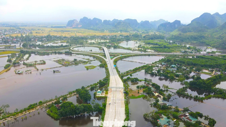 Lượng xe đi cao tốc qua Thanh Hóa, Nghệ An, Hà Tĩnh bất ngờ giảm