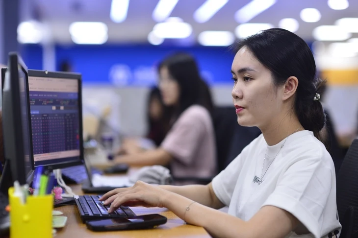 Mắc kẹt khi cổ phiếu bất ngờ giảm sâu: Nên giữ hay cắt lỗ? Mắc kẹt khi cổ phiếu bất ngờ giảm sâu: Nên giữ hay cắt lỗ?