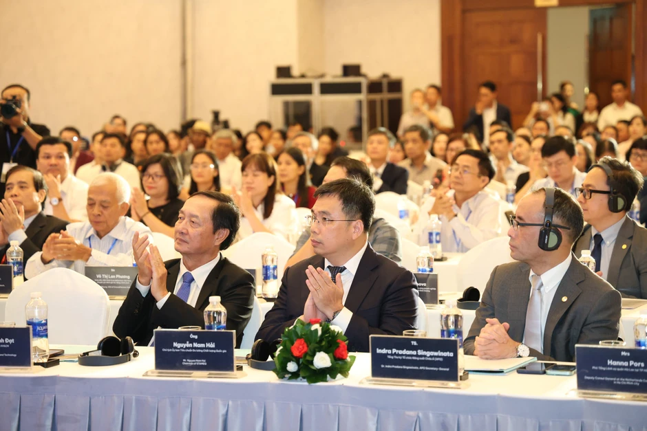 'Mang cơm gạo nuôi Thánh Gióng chứ không phải chờ ngân sách hay quy hoạch ra cái này cái kia' 'Mang cơm gạo nuôi Thánh Gióng chứ không phải chờ ngân sách hay quy hoạch ra cái này cái kia'