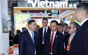 Một công ty Việt Nam tuyên bố xuất khẩu xe buýt tới Thái Lan