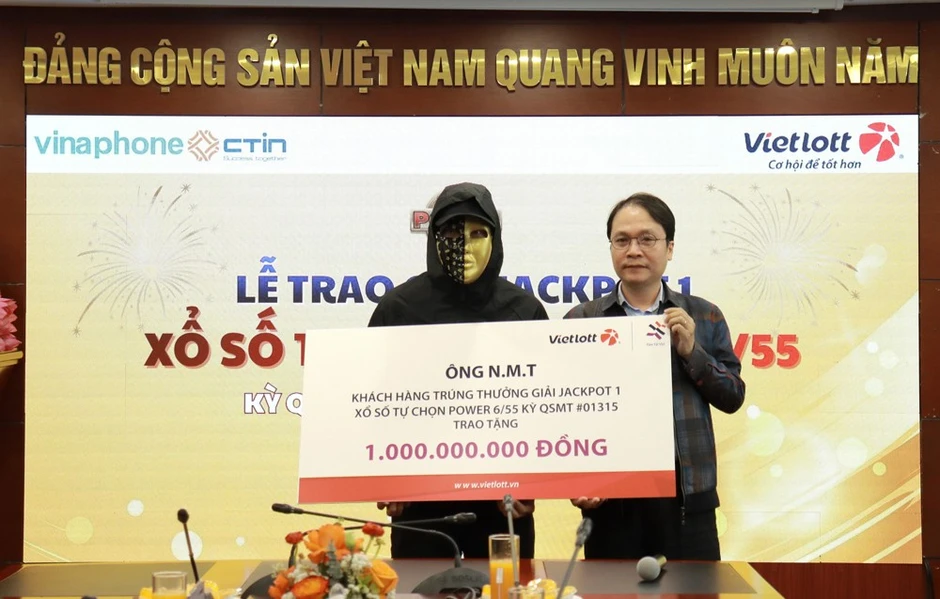 Mua vé tự chọn hàng ngày trên điện thoại, người chơi tại Tây Ninh trúng jackpot hơn 114 tỷ đồng