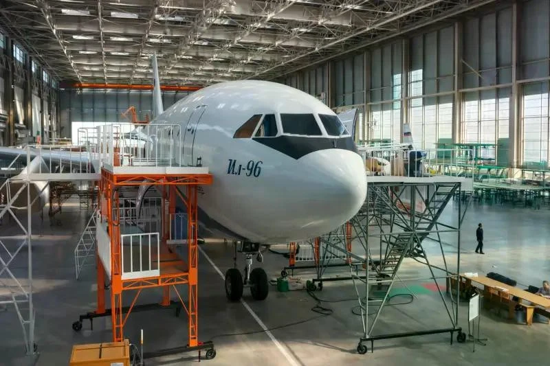 Nga đang bí mật chế tạo loại máy bay khổng lồ Il-96 cho ai? Nga đang bí mật chế tạo loại máy bay khổng lồ Il-96 cho ai?