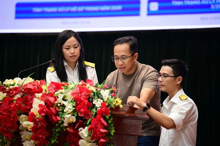 Ngành thuế ra quân ‘cầm tay chỉ việc’ cho hộ kinh doanh Ngành thuế ra quân ‘cầm tay chỉ việc’ cho hộ kinh doanh