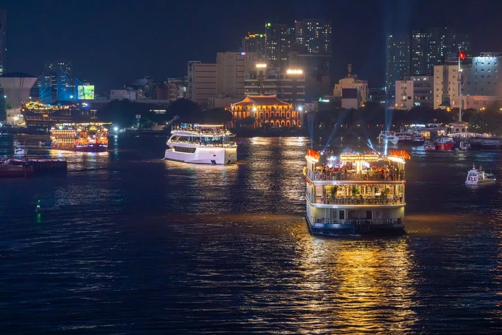 Nghỉ lễ 4 ngày là 'mùa vàng' của ngành dịch vụ đô thị Nghỉ lễ 4 ngày là 'mùa vàng' của ngành dịch vụ đô thị