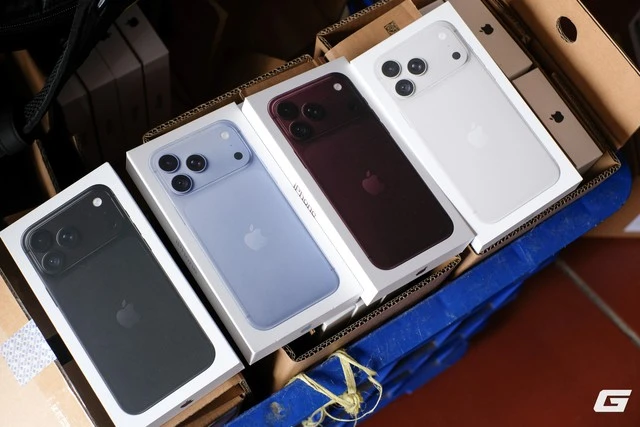 Nghịch lý iPhone 18 Pro series tại Việt Nam sau 1 tuần: Pro Max “cháy hàng”, có bản bị hét chênh 5 triệu, bản Pro lại nằm đầy cửa hàng Nghịch lý iPhone 18 Pro series tại Việt Nam sau 1 tuần: Pro Max “cháy hàng”, có bản bị hét chênh 5 triệu, bản Pro lại nằm đầy cửa hàng