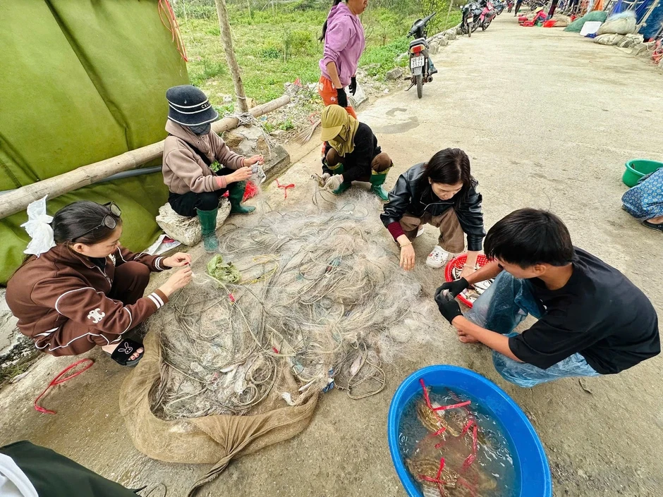 Ngư dân trúng 'lộc biển' đầu năm, thu tiền triệu mỗi ngày Ngư dân trúng 'lộc biển' đầu năm, thu tiền triệu mỗi ngày