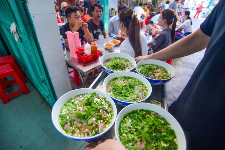 Người Việt tăng chi hơn 20.000 cho bữa sáng, ăn trưa trên 30.000 đồng Người Việt tăng chi hơn 20.000 cho bữa sáng, ăn trưa trên 30.000 đồng